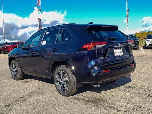 New 2025 Toyota RAV4 SE image 7