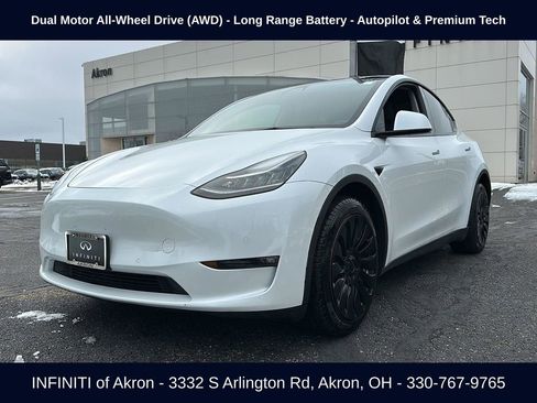 Used 2022 Tesla Model Y Long Range image 1