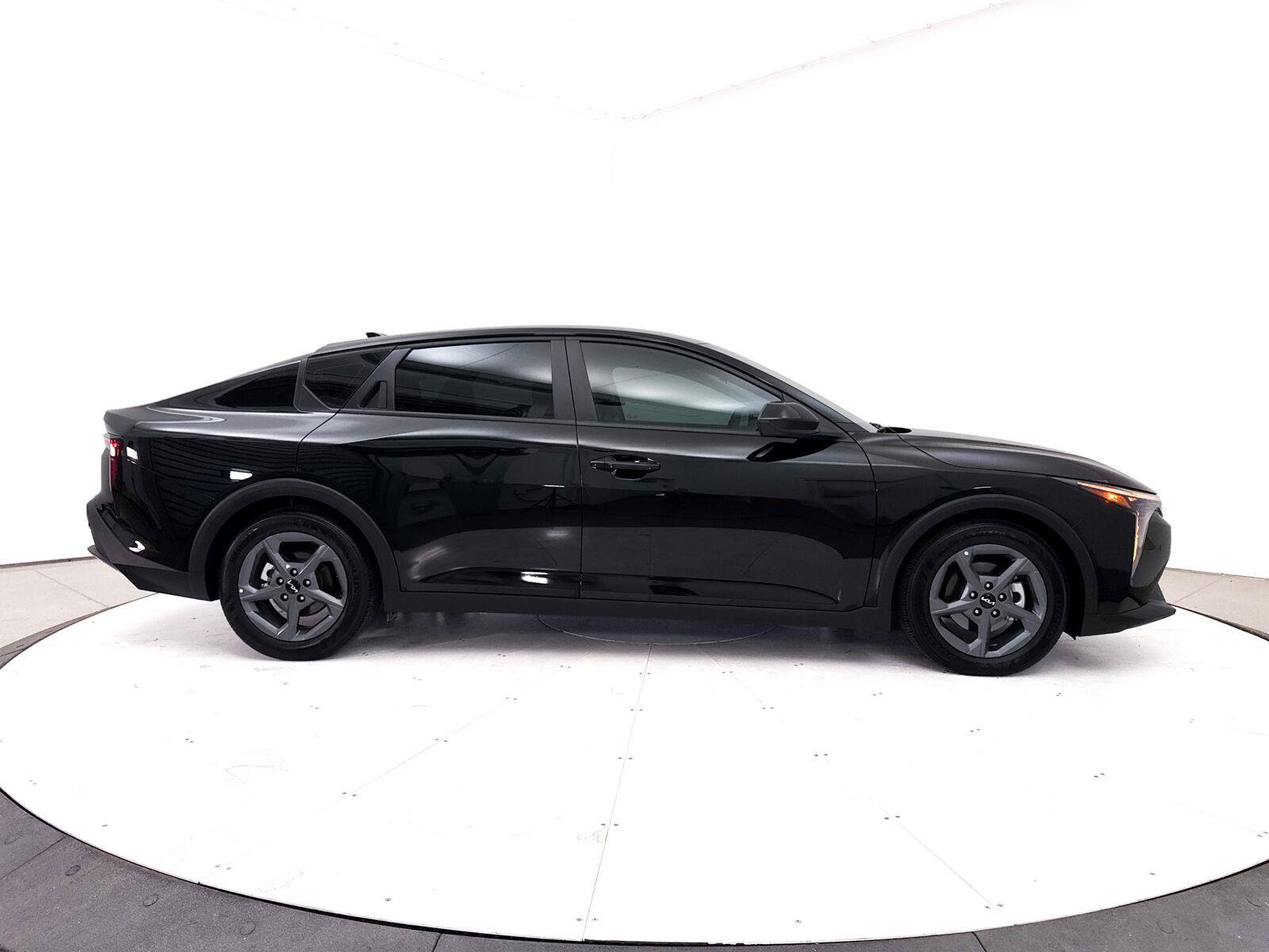 Used 2025 Kia K4 FWD image 38