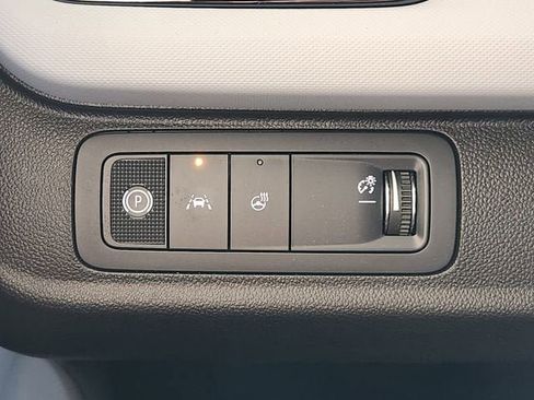 New 2027 Chevrolet Bolt LT w/ Comfort Package FWD image 17