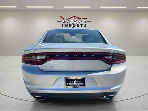 Used 2019 Dodge Charger SXT image 4