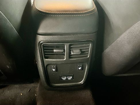 Used 2018 Dodge Charger R/T RWD image 26