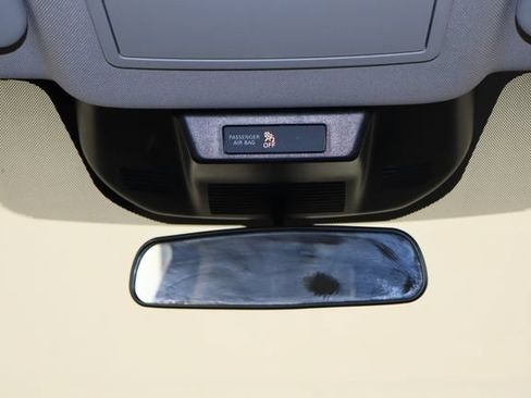 Used 2025 Nissan Rogue SV FWD image 22