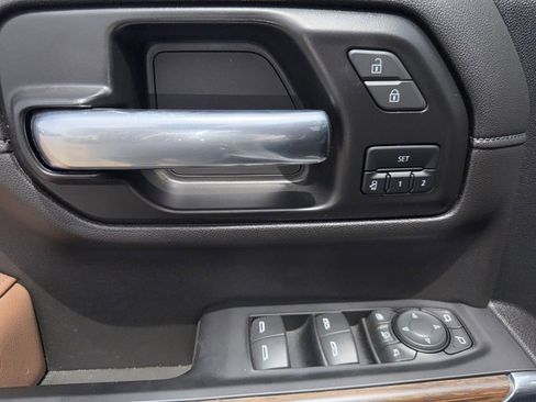 Used 2022 Chevrolet Silverado 2500 High Country w/ Technology Package image 31