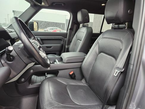 Used 2024 Land Rover Defender 110 S image 10