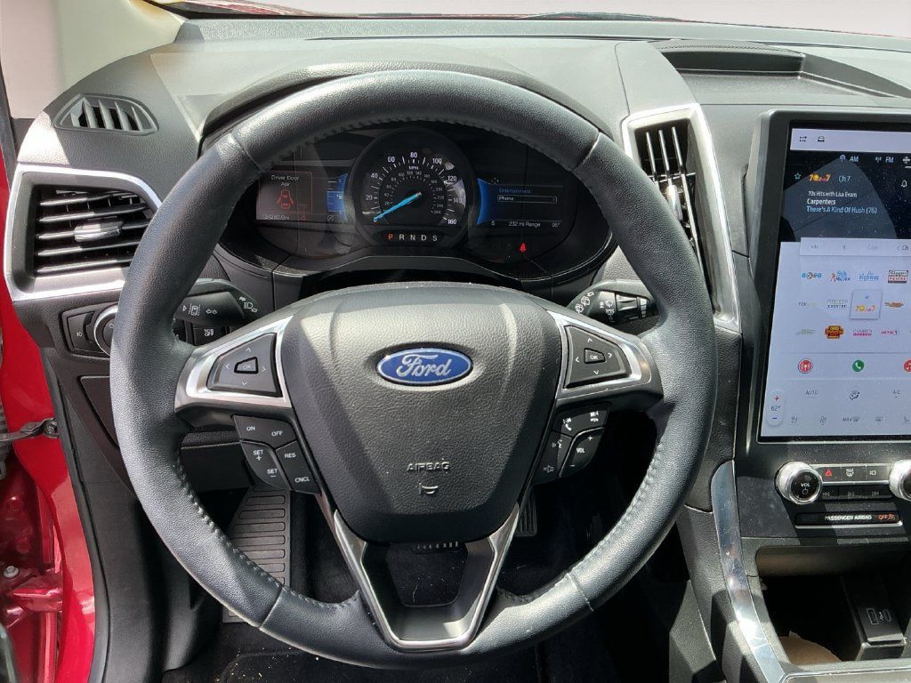Used 2023 Ford Edge Titanium AWD/4WD image 12