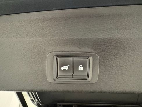 Used 2025 Mitsubishi Outlander SE FWD image 39
