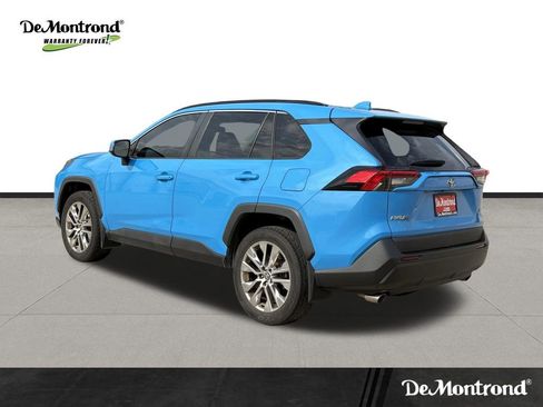 Used 2020 Toyota RAV4 XLE Premium image 7