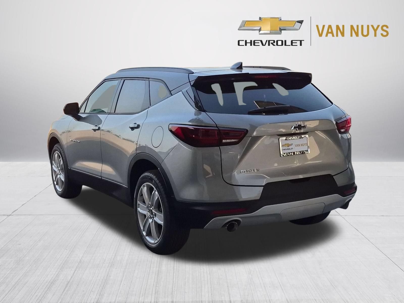 New 2026 Chevrolet Blazer LT w/ LPO, Black Sport Package FWD image 4