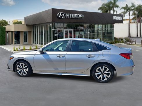 Used 2023 Honda Civic LX image 6