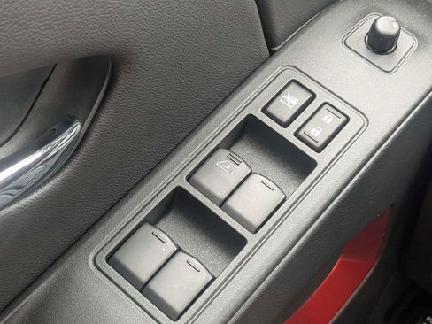 Used 2025 Nissan Frontier PRO-4X w/ Interior Protection Package image 27