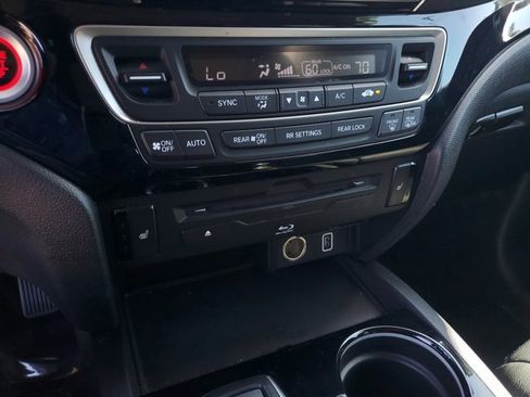 Used 2021 Honda Pilot Touring image 25