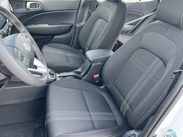 Used 2026 Hyundai Venue SEL FWD image 25