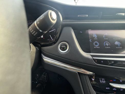 Used 2017 Cadillac XT5 Luxury w/ Driver Awareness Package AWD/4WD image 36