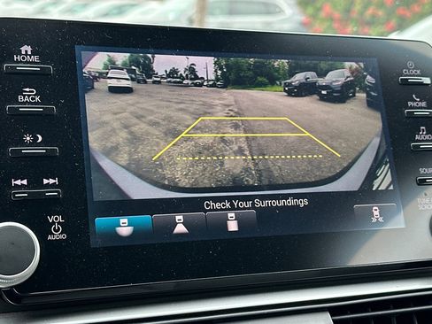 Used 2018 Honda Accord EX image 21