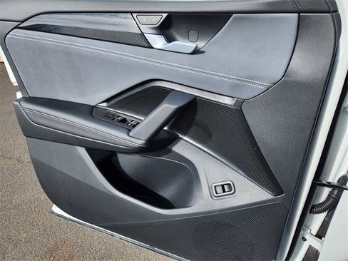 New 2026 Volkswagen Tiguan SE image 21