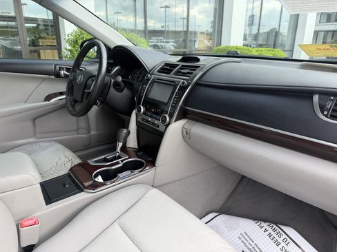 Used 2012 Toyota Camry XLE FWD image 18