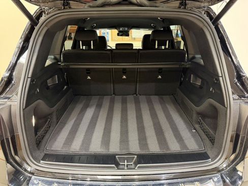 Certified 2025 Mercedes-Benz GLB 250 4MATIC w/ Winter Package image 6