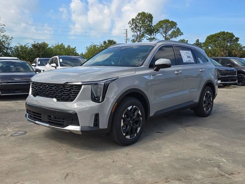 New 2026 Kia Sorento S FWD image 4