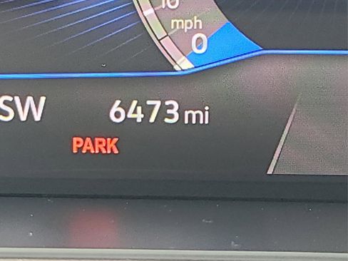 Certified 2025 Volkswagen Taos SE image 17