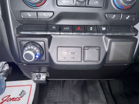 Used 2020 Chevrolet Silverado 1500 LT w/ All-Star Edition image 34