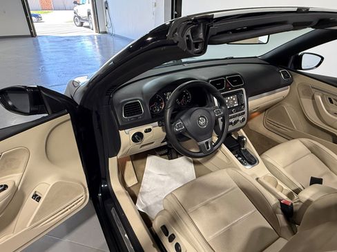 Used 2014 Volkswagen Eos Komfort FWD image 23