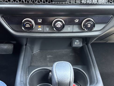 Used 2024 Honda HR-V LX image 23