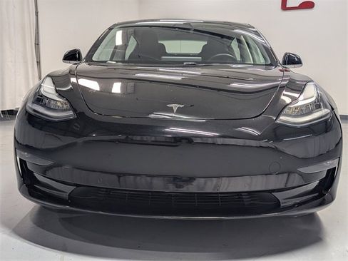 Used 2019 Tesla Model 3 Standard Range image 23