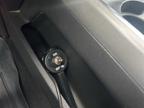 Used 2012 Ford F250 Lariat image 9