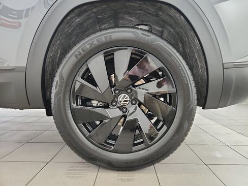 New 2026 Volkswagen Atlas Cross Sport SE FWD image 38