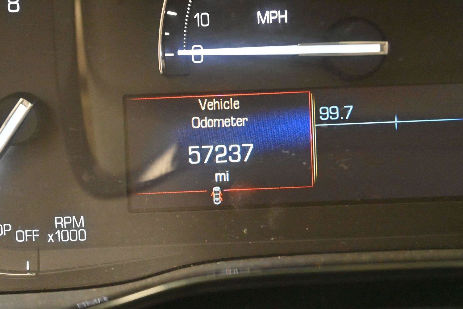 Used 2017 Cadillac XT5 Luxury w/ Driver Awareness Package FWD image 24