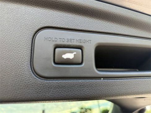 Used 2023 Acura MDX A-Spec image 10