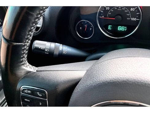 Used 2017 Jeep Wrangler Unlimited Rubicon w/ Connectivity Group AWD/4WD image 19
