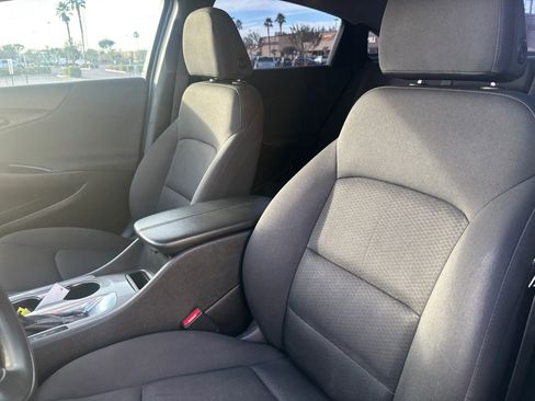 Used 2020 Chevrolet Malibu LT image 12