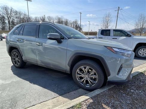 Used 2023 Toyota RAV4 XLE Premium image 8