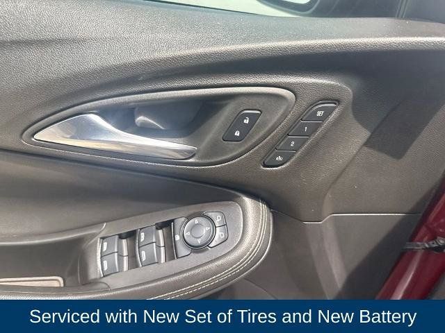 Used 2023 Buick Encore GX Essence w/ Experience Buick Package FWD image 12