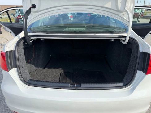 Used 2012 Volkswagen Jetta SE image 18
