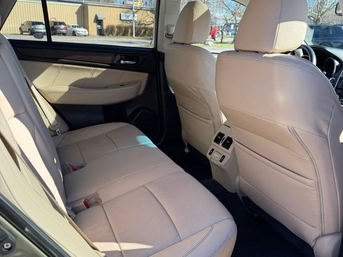 Used 2018 Subaru Outback 3.6R Limited AWD/4WD image 17