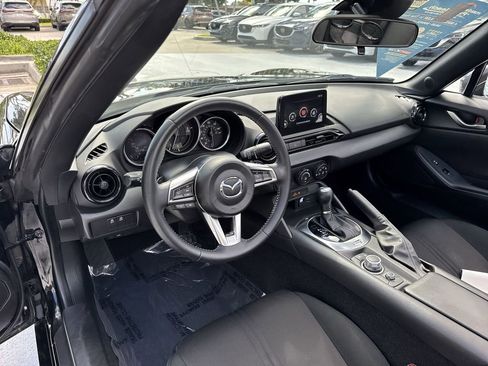 Used 2020 MAZDA MX-5 Miata Sport RWD image 18