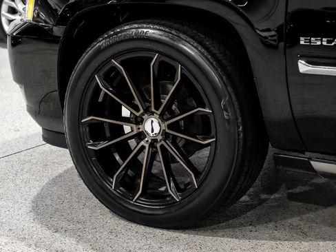 Used 2012 Cadillac Escalade EXT Premium AWD/4WD image 61