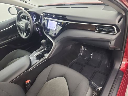 Used 2020 Toyota Camry LE image 14