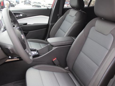 New 2026 Chevrolet Trax LT image 9