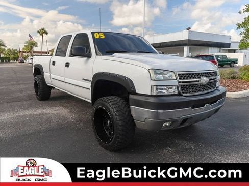 Used 2005 Chevrolet Silverado 2500 LS w/ Snow Plow Prep Package AWD/4WD image 1