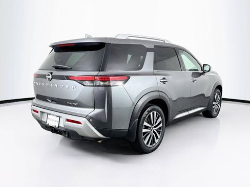 Used 2022 Nissan Pathfinder Platinum w/ Cargo Package FWD image 2