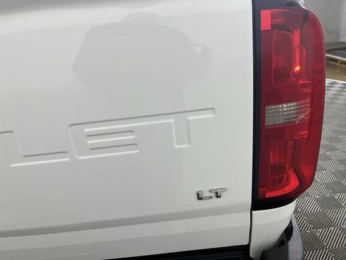 Used 2022 Chevrolet Colorado LT w/ Fleet Safety Package image 12