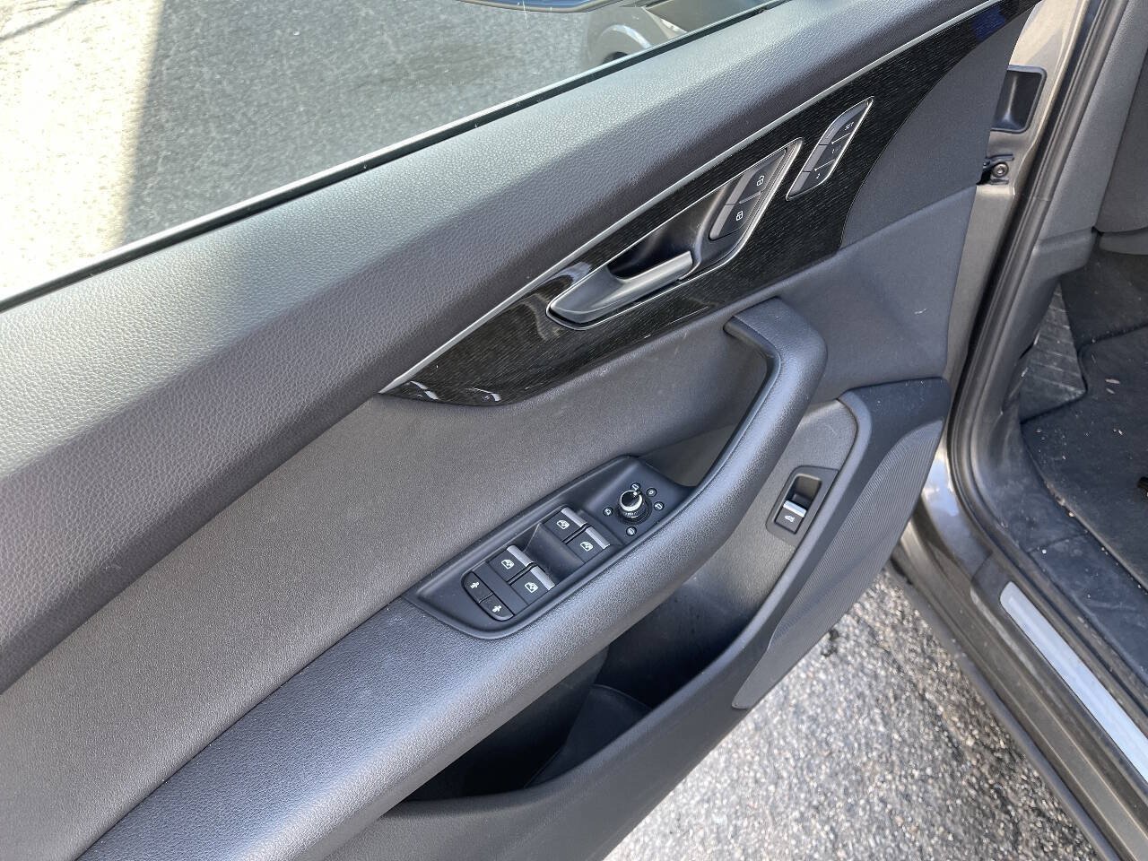 Used 2021 Audi Q7 3.0T Premium AWD/4WD image 7