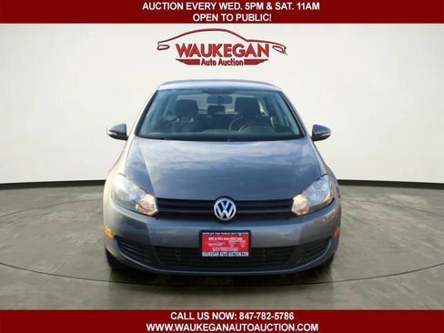 Used 2013 Volkswagen Golf 4-Door image 2