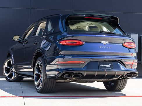 Used 2023 Bentley Bentayga AWD/4WD image 6