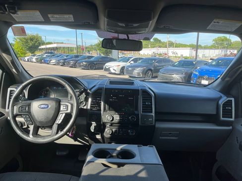 Used 2018 Ford F150 XLT w/ Equipment Group 302A Luxury AWD/4WD image 22