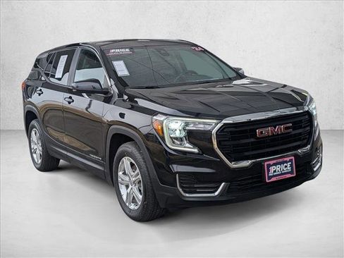Used 2024 GMC Terrain SLE image 3